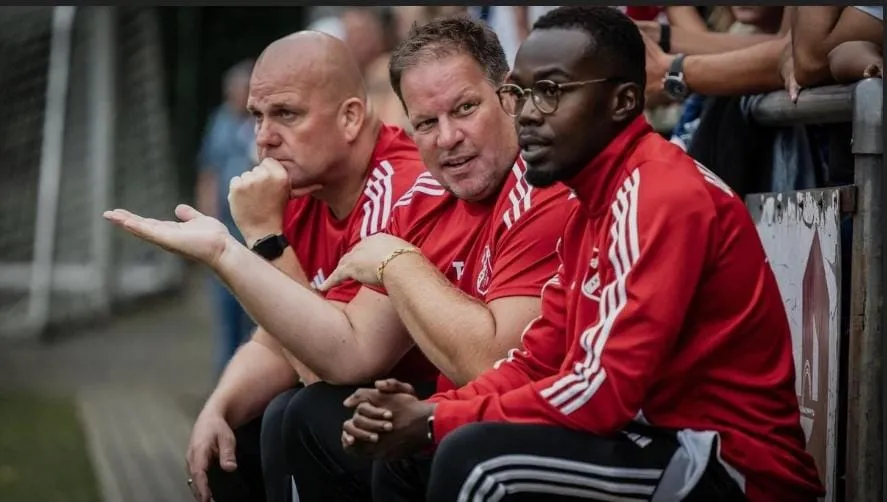Gerald Siebert als Trainer an der Seitenlinie